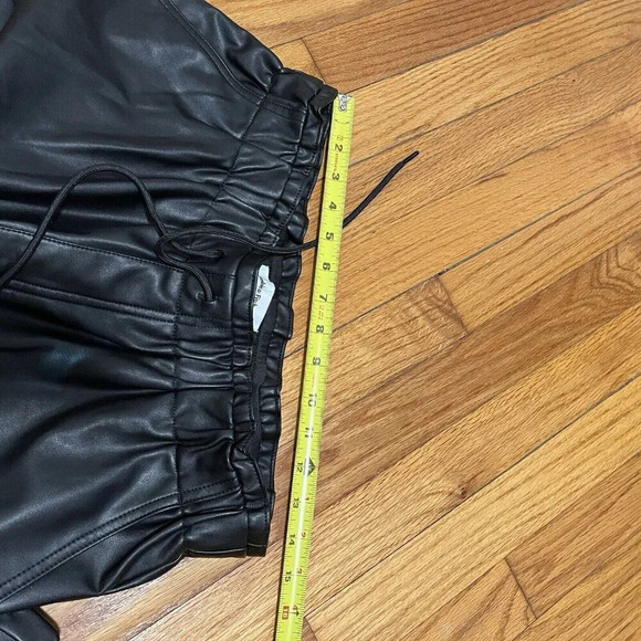 Abercrombie & Fitch‎ A&F Vegan Leather Paperbag Waist Jogger Black Pant Large - Picture 7 of 7